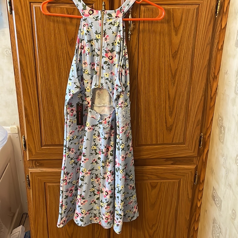Dress - Picture 2 of 2